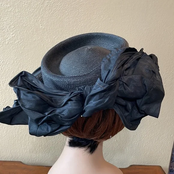 Vintage suffragette style hat (1915) black woven hat with black statement bow - Picture 4 of 11